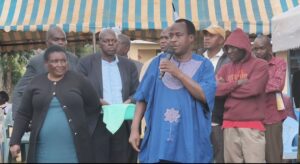 West Mugirango MP addressing mourners at Nyakeore Primary School, where he reiterated his stance on the standard of roads in his constituency and KERRA's regional manager. Photo/Arnold Ageta