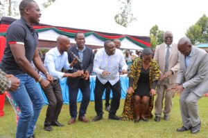 Leaders break into a dance at Viongozi Pastoral Centre where they were hosted by West Mugirango MP Stephen Mogaka. Photo/Arnold Ageta