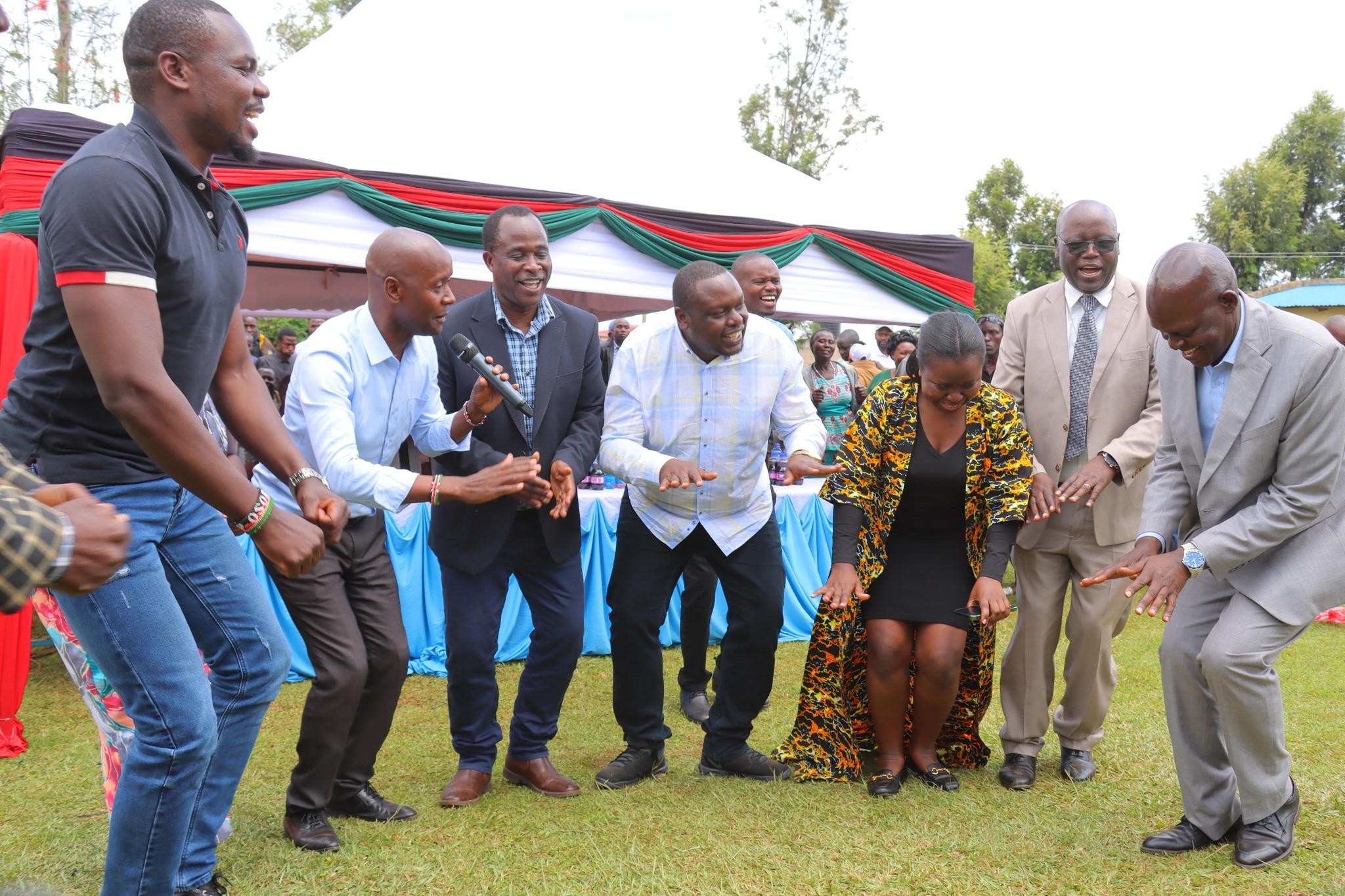 Leaders break into a dance at Viongozi Pastoral Centre where they were hosted by West Mugirango MP Stephen Mogaka. Photo/Arnold Ageta