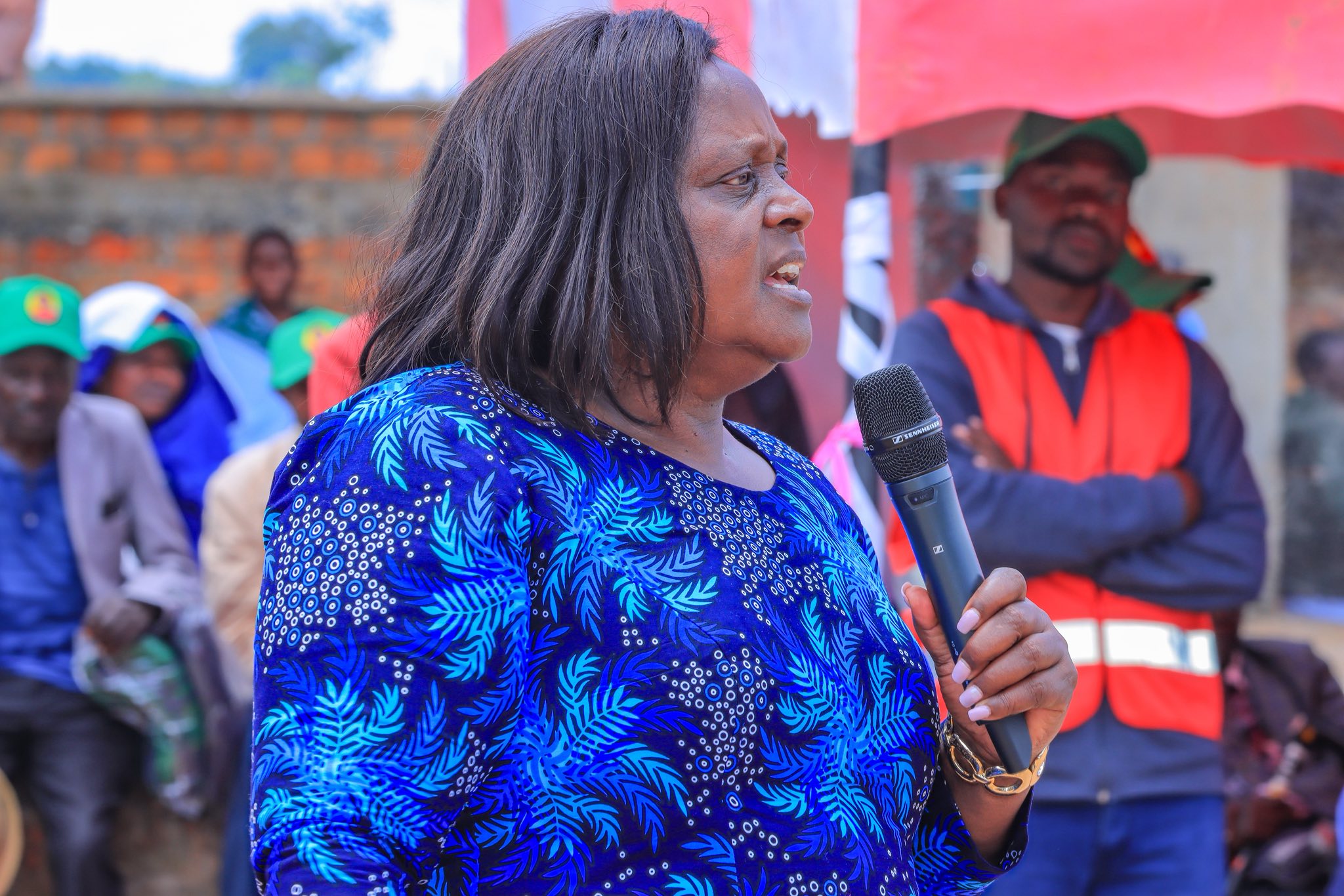 Gubernatorial hopeful Jerusha Momanyi speaks during an empowerment drive for the elderly and vulnerable at Nyambaria High School in Kitutu Masaba.