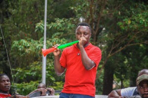 Jubilee Party gubernatorial aspirant Duke Ombagi blows a vuvuzela as he joins striking ECDE teachers during their protest on Monday. Mr Ombagi called on Nyamira Governor Amos Nyaribo to employ the teachers on permanent and pensionable terms. Photo/Arnold Ageta